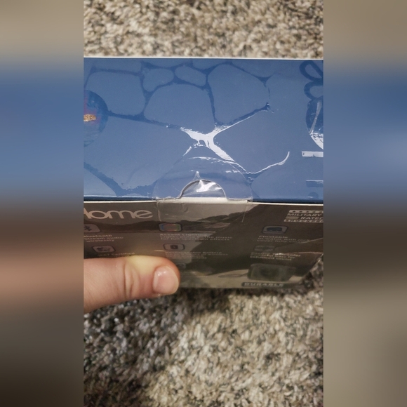 New In Box, iHome, Rugged, Portable, Wireless, Bluetooth Speaker (lbt500ccbb) - Picture 3 of 4